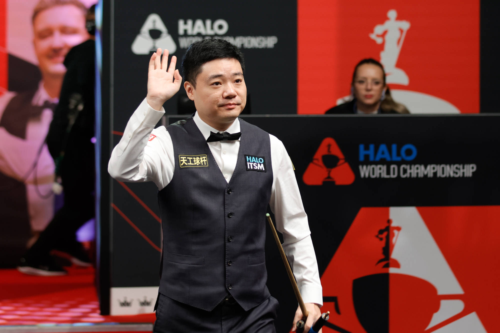 包含【年轻崛起】未来之星学丁俊晖：训练技巧大公开的词条