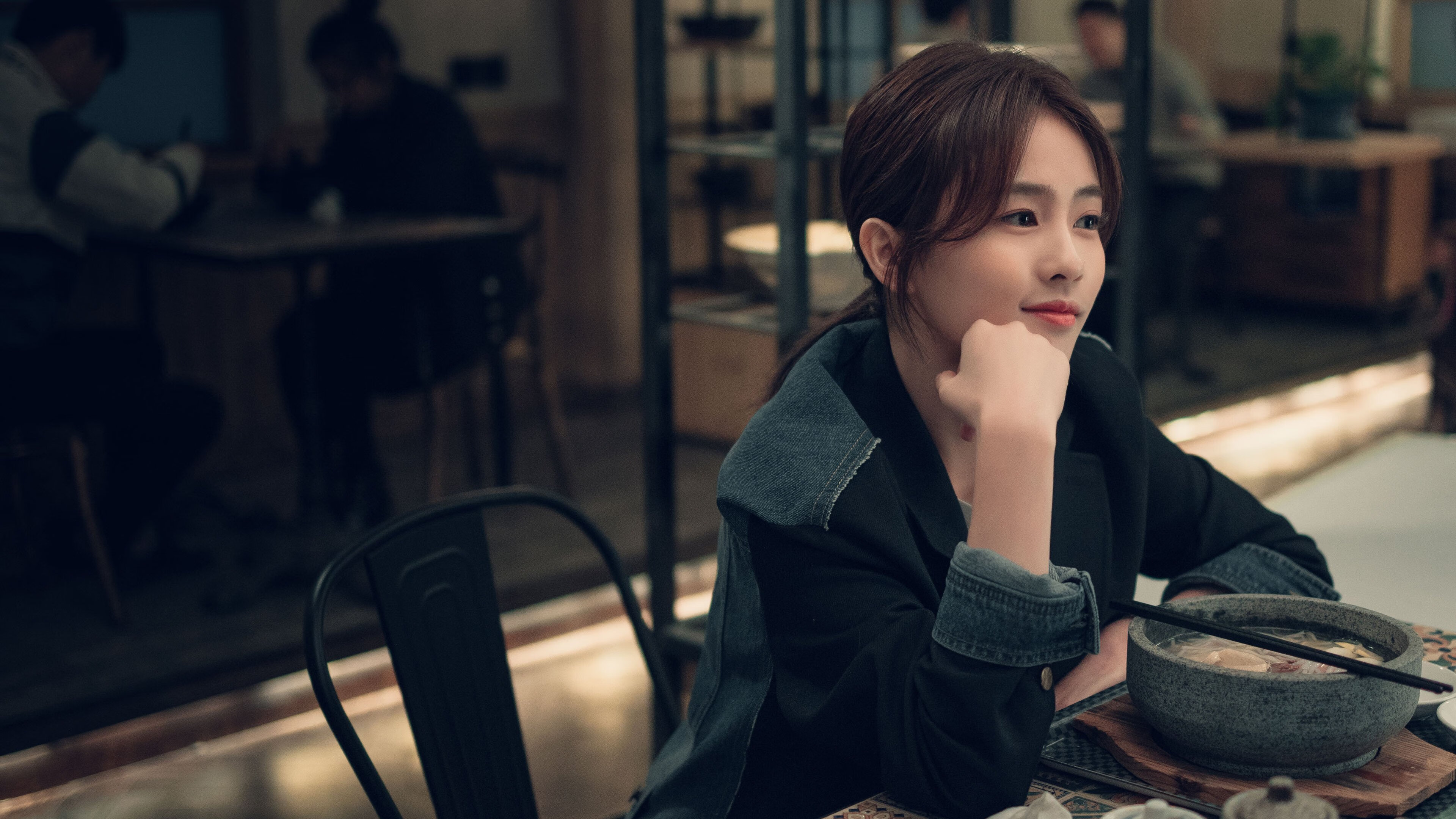 开云APP-“岩壁飞跃：高空赛段的极限表现”，岩壁跳跃