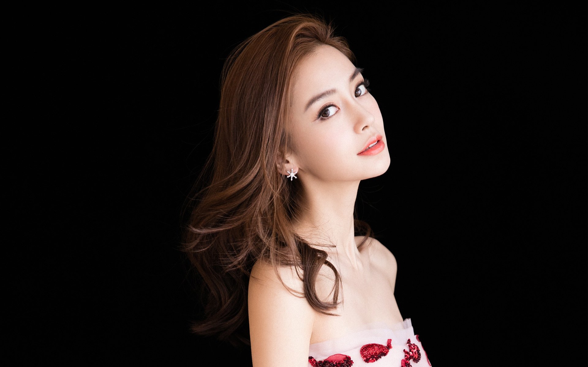 比利亚利德励志逆袭,客场大胜实现翻盘,比利亚巅峰