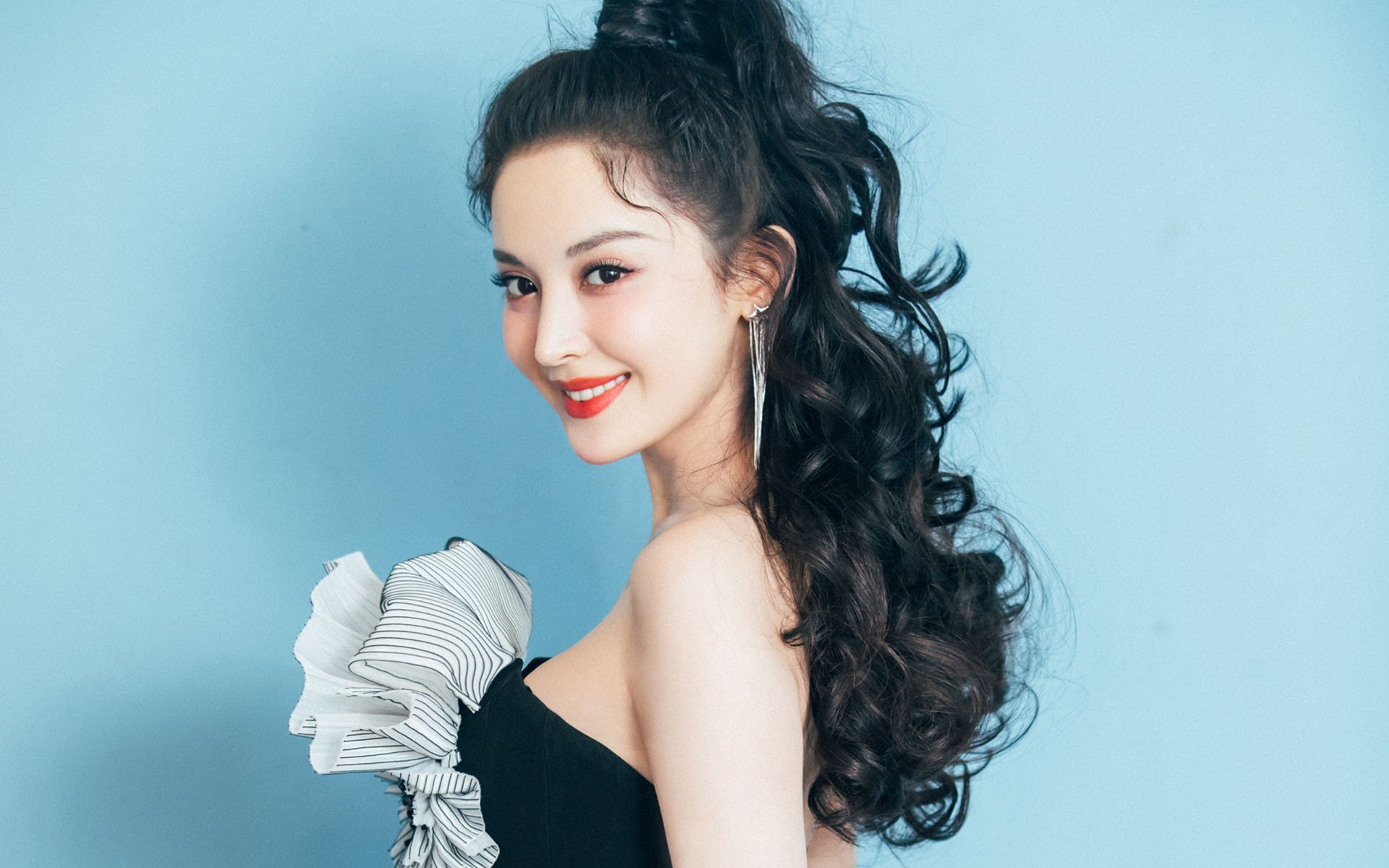 kaiyun.com-混合泳对决摩纳哥沉着冷静，混合泳决赛视频